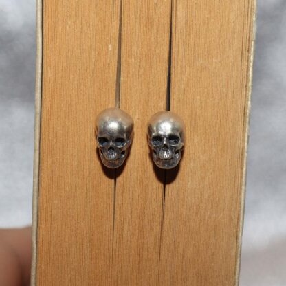 Retro Skull Earrings - Image 4