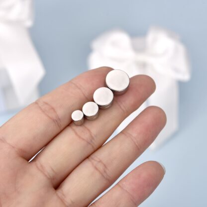 Hip Hop Rock Screw Dumbbell Earrings - Image 4