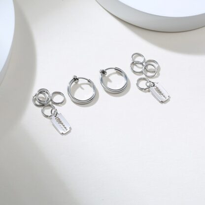 Hinged Hoop Earrings with Razor - Image 4