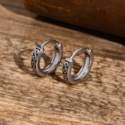 Stylish Men's Hoop Earrings - Image 4